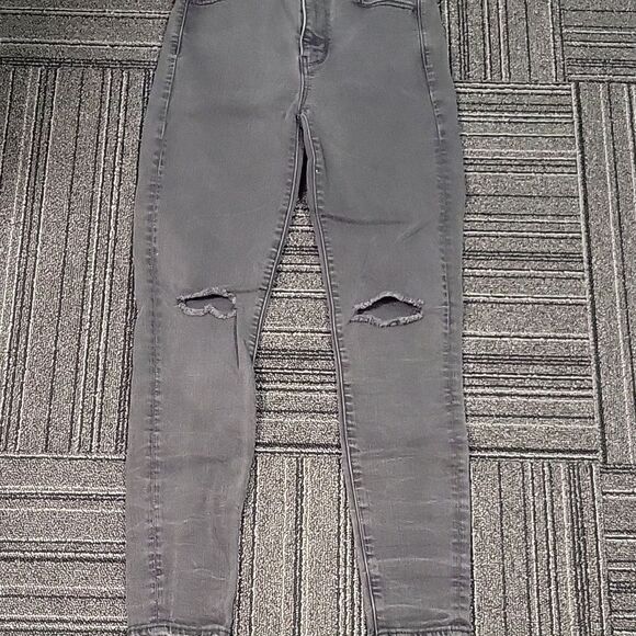 American Eagle Super Hi-Rise distressed Jegging size 2 - Picture 1 of 7